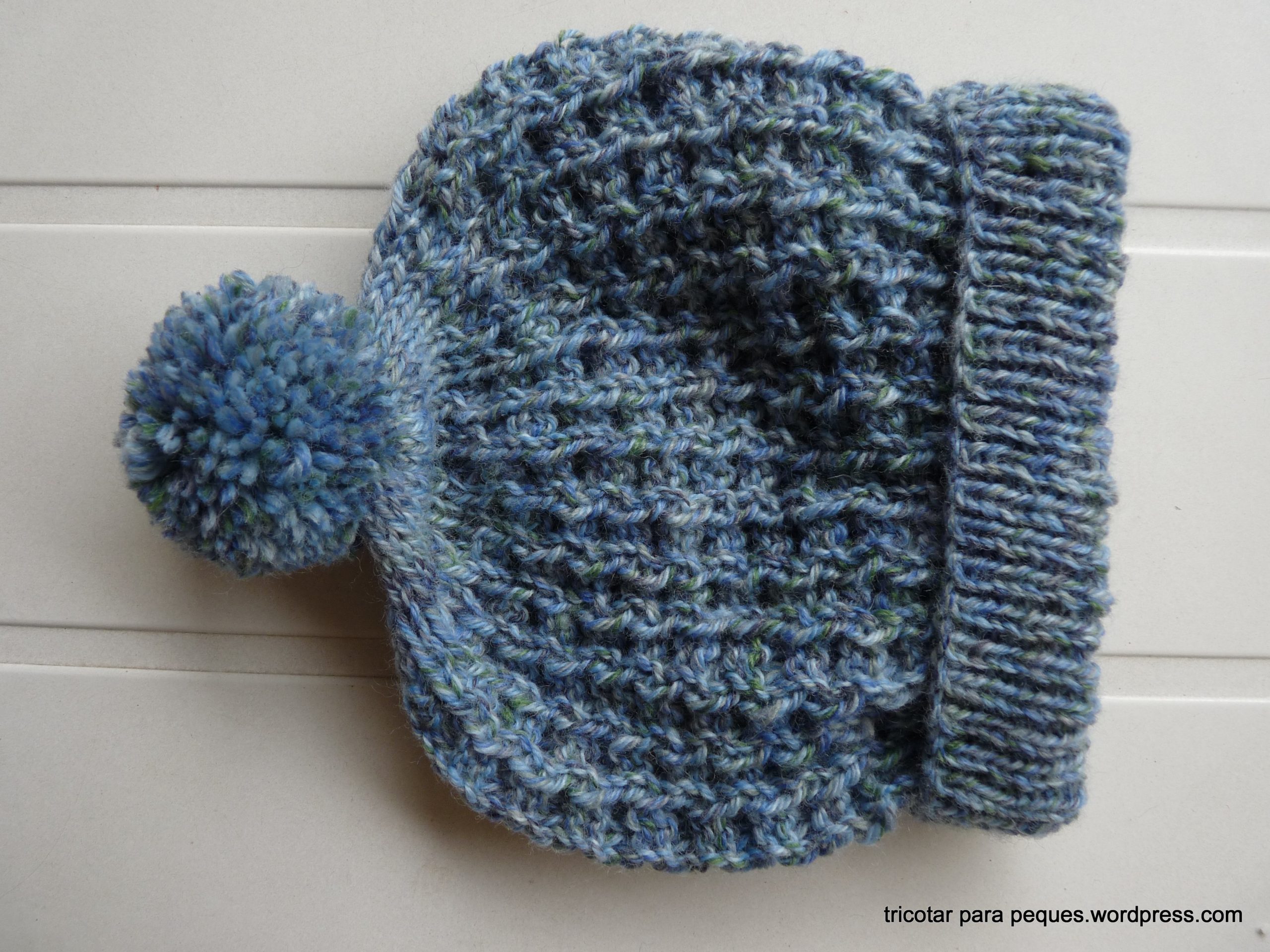 Gorro lana con borla para bebé de 4-9 meses, a juego con Chaqueta de invierno (modelo 7). Modelo - Tricotar para peques - Knitting for